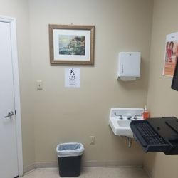 Hixson Pike Medical Center - Exam room opposite side.