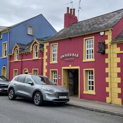 Ownies Bistro - Front of Ownies Bar and Walter's Place (blue building).