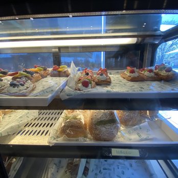 Tous Les Jours - Everything is fresh and almost too pretty to eat! - Bakeries Near Me - Dublin, California