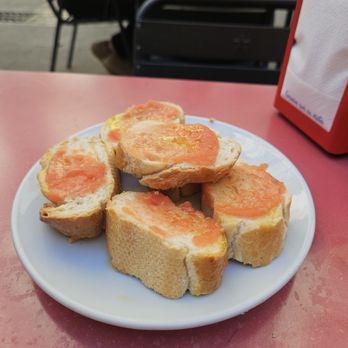 Darling - Pan con tomate - Bars Near Me - Barcelona, B Darling - Pan con tomate - Bars Near Me - Barcelona, B