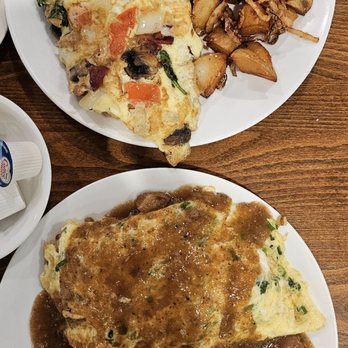 Tanaka Saimin - Fried rice omelet with pork adobo and Tanaka's omelet with garlic fried potatoes. - Japanese Near Me - Honolulu, Hawaii