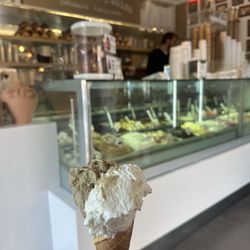 L’Arena del Gelato - Coconut and pistachio in their special Vatican waffle cone