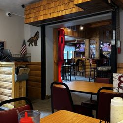 Katy’s Log Cabin Restaurant - Bar area