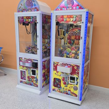 Hollywood Candy - Play to win claw machines - Candy Stores Near Me - Redding, California Hollywood Candy - Play to win claw machines - Candy Stores Near Me - Redding, California