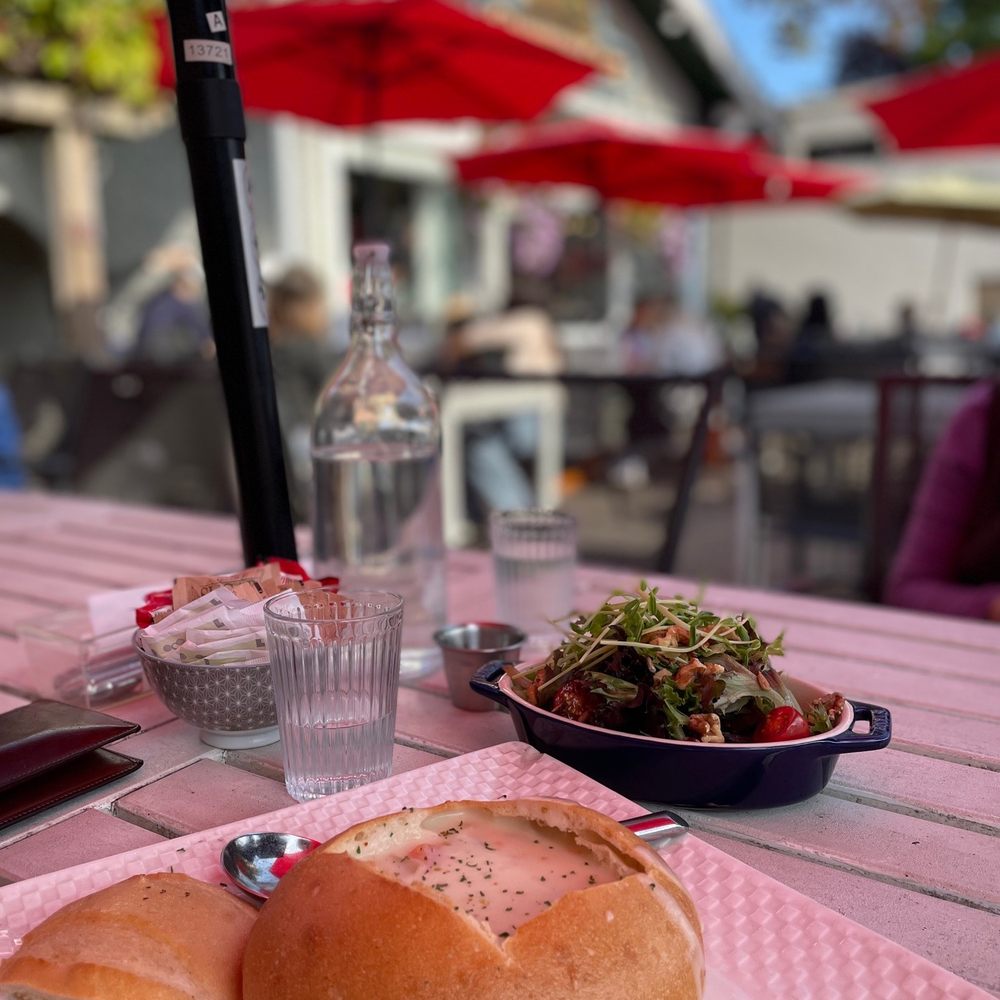 Cannery Cafe - Grandma Clam Chowder - Canadian (New) Near Me - Richmond, British Columbia