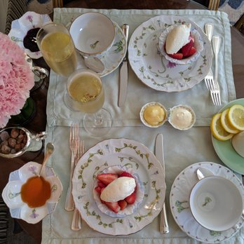 The Living Room - Afternoon tea 2019 - table setup - Tea Rooms Near Me - Beverly Hills, California The Living Room - Afternoon tea 2019 - table setup - Tea Rooms Near Me - Beverly Hills, California