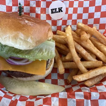 Mondo - Elk burger - IG @bougiefoodieboi - New American Near Me - Marblemount, Washington Mondo - Elk burger - IG @bougiefoodieboi - New American Near Me - Marblemount, Washington