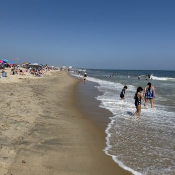 Misquamicut Beach - Beaches Near Me - Westerly, Rhode Island