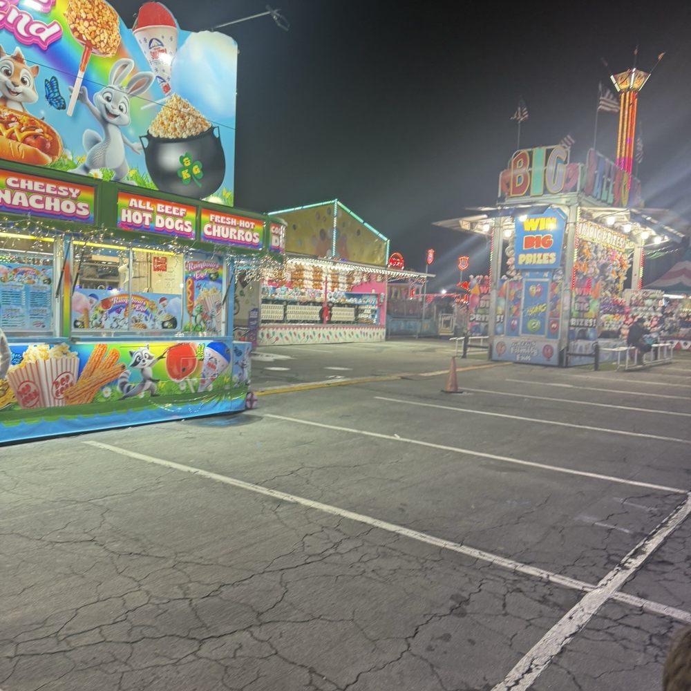 Pretty empty close to open time, rainy night