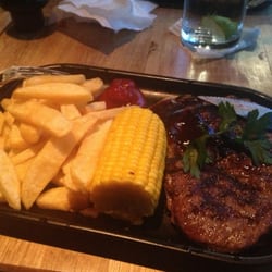 Texas Longhorn Steakhouse - 200g "Ladies" entrecote , denna är to die for!!! Pommesen.. Inte så.