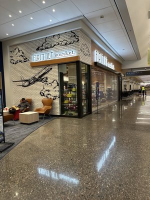 Mesa Gateway Airport by null