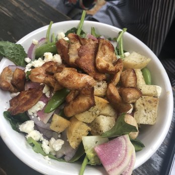 Huckleberry - Spring salad with chicken - Bars Near Me - New Paltz, New York