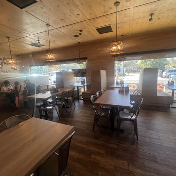 Brewberry Cafe - Seating area - Coffee & Tea Near Me - Anaheim, California