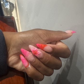 The Glossary Nail Spa - Nail Salons Near Me - Reston, Virginia