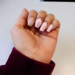 Not even 2 weeks later and the acrylic is already coming off. And he had the nerve to talk about my previous nail tech Not even 2 weeks later and the acrylic is already coming off. And he had the nerve to talk about my previous nail tech