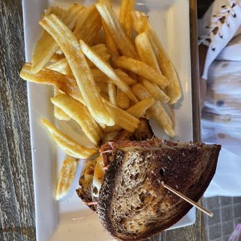 TC Hooligans - Greece - Rueben sandwich - American Near Me - Rochester, New York TC Hooligans - Greece - Rueben sandwich - American Near Me - Rochester, New York