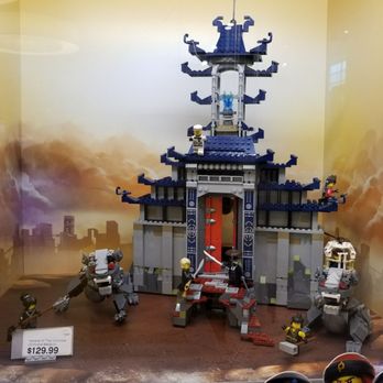 Lego Store - Department Stores Near Me - Toronto, Ontario