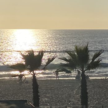Surfer Beach Hotel - San Diego, CA