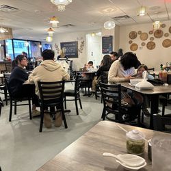 Kai Vietnamese Cuisine - Inside - busy for weekday dinner