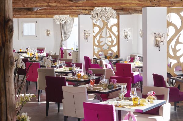 Hide & Seek - St. Moritz by null