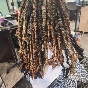 MeMe House Of Styles - Hair Salons Near Me - Hewitt, Texas MeMe House Of Styles - Hair Salons Near Me - Hewitt, Texas