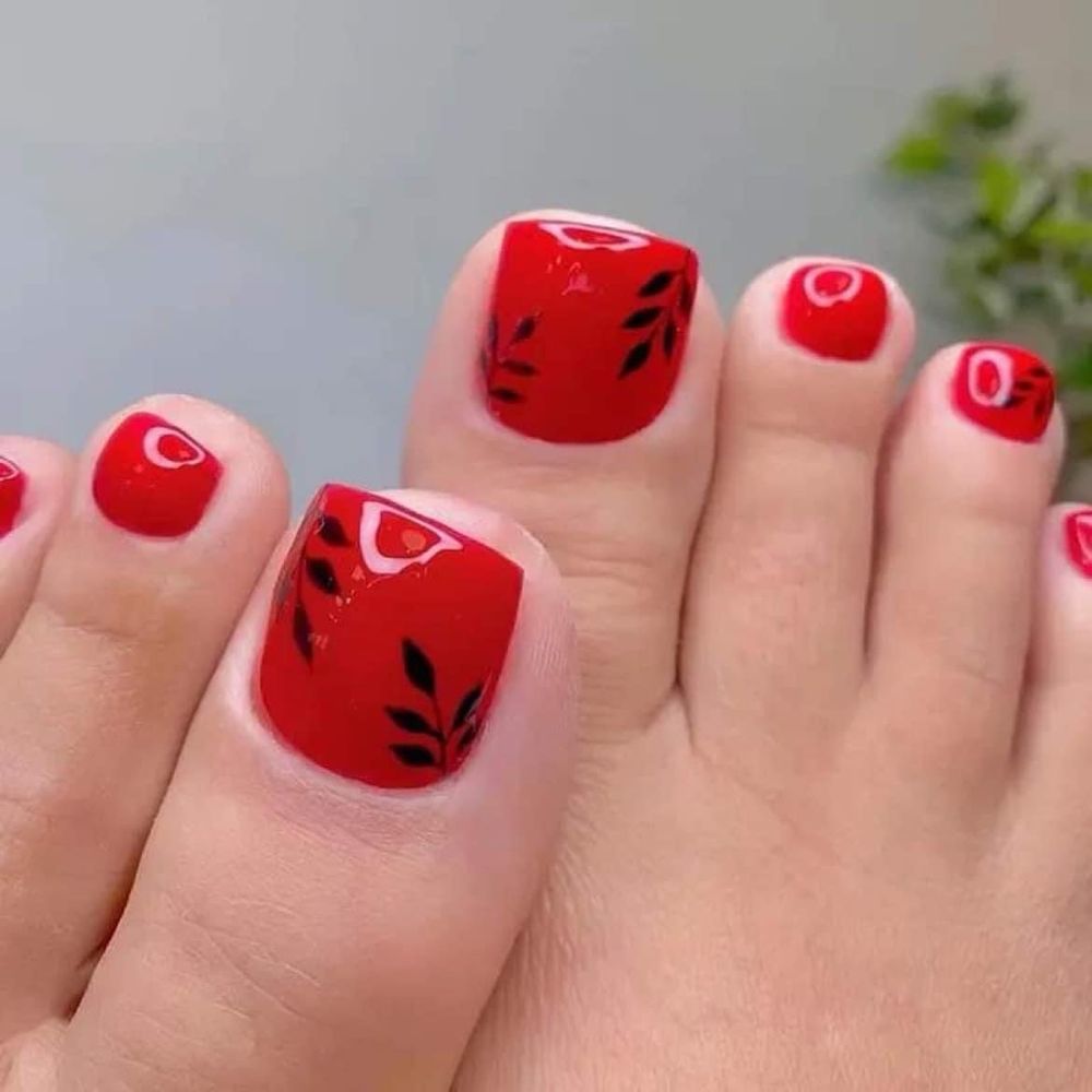 Rose’s Nail + Beauty Spa Logo