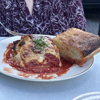 Mama Mila’s - Italian Near Me - Columbia, Tennessee