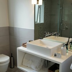 The Sails - Sink and toiletries