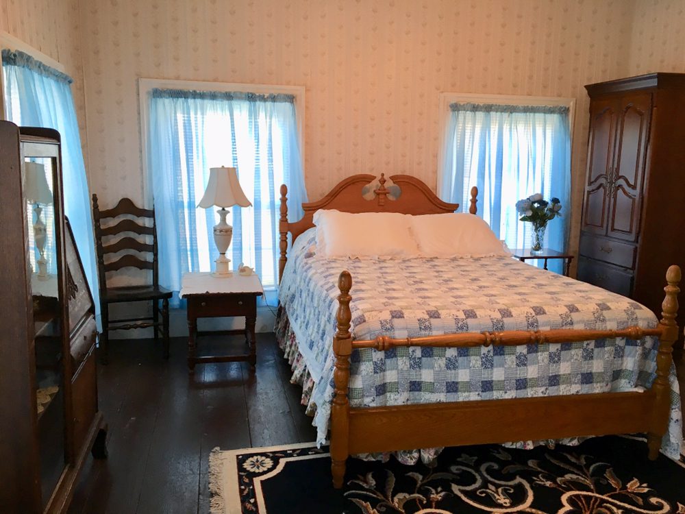 THE VIRGINIA QUEEN Updated August 2024 11 Photos 138 Main St