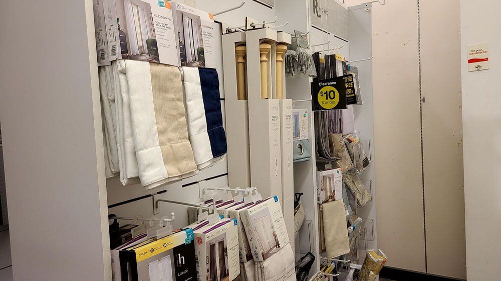 JCPENNEY Updated October 2024 66 Photos & 93 Reviews 4400 Meadows Lane, Las Vegas, Nevada