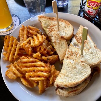 MeMe's Cafe - American Near Me - Springdale, Utah