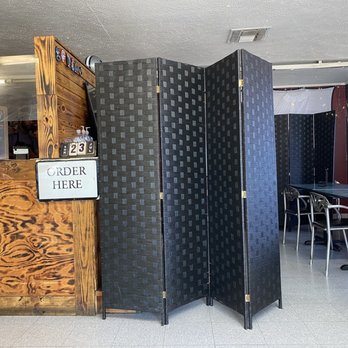 1028 W MoJam's BBQ - Inside - Barbeque Near Me - Columbus, Mississippi 1028 W MoJam's BBQ - Inside - Barbeque Near Me - Columbus, Mississippi