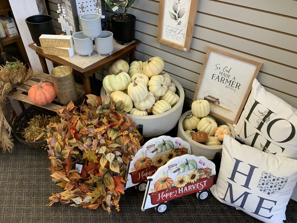 FETTIG’S FLOWERS Updated September 2024 83 Photos 130 E Main St