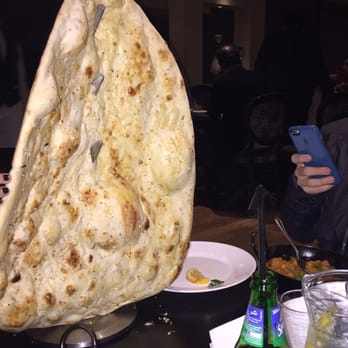 Akbar's - Jumbo family naan. Balti in the foreground - Indian Near Me - Glasgow, GLG