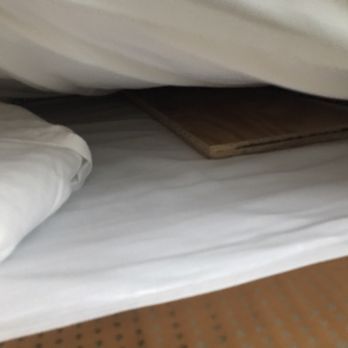 Ocean Park Inn - Plywood left "by the last guest" and not noticed by housekeeping? There were 9 in total. - San Diego, CA
