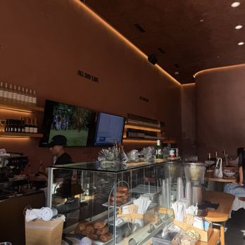 Bluberry Social - Ambiance - Breakfast & Brunch Near Me - Irvine, California