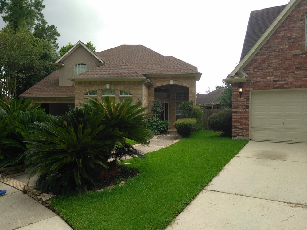 Slide of Stades Roofing