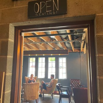 Public House - Indoor seating - Food Court Near Me - Springfield, Oregon