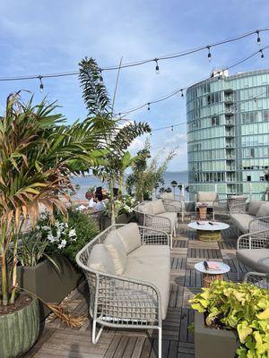 Maru Rooftop Nikkei by null