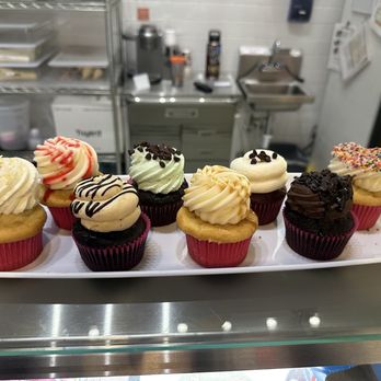 THE NAKED CUPCAKE - Updated January 2026 - 219 Photos & 113 Reviews