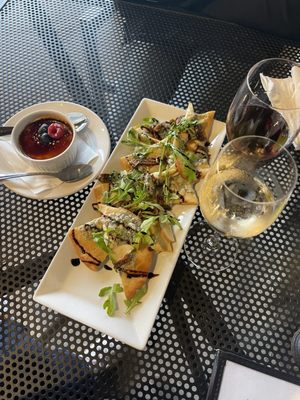 Caroline Cellars by null