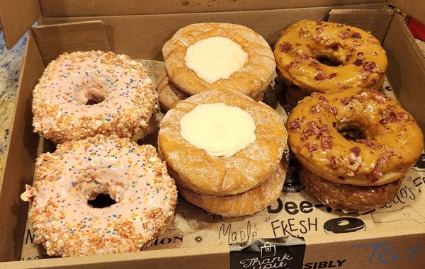 Roccos Doughnut Company by null