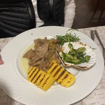 Trattoria ala Scala - Veal with polenta cakes - Seafood Near Me - Venezia, VE Trattoria ala Scala - Veal with polenta cakes - Seafood Near Me - Venezia, VE
