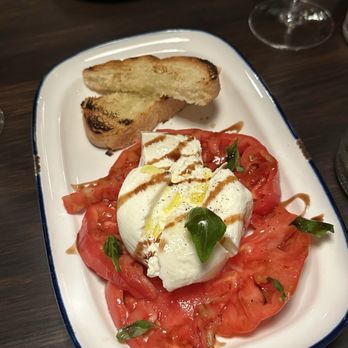 St Elmo Hotel & Tavern - Burrata - Hotels Near Me - Ouray, Colorado St Elmo Hotel & Tavern - Burrata - Hotels Near Me - Ouray, Colorado