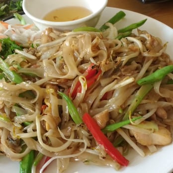 Ngon Ngon - Noodles and chicken - Vietnamese Near Me - London, XGL