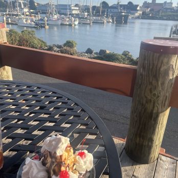 Cafe Marina And Woodley's Bar - Desert A+ - Seafood Near Me - Eureka, California