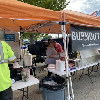 Burnout BBQ - Fixing the boxes - Food Trucks Near Me