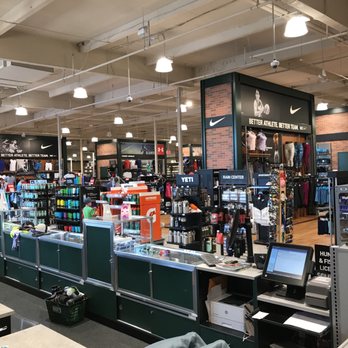 DICK'S Sporting Goods - Sports Wear Near Me - Folsom, California