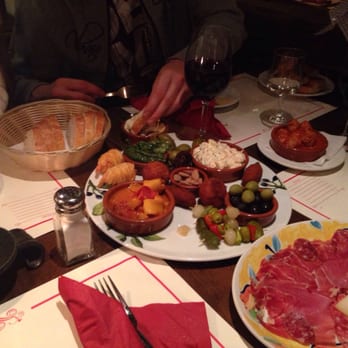 Las Olas - Ein paar Tapas - Spanish Near Me - Berlin, BE Las Olas - Ein paar Tapas - Spanish Near Me - Berlin, BE