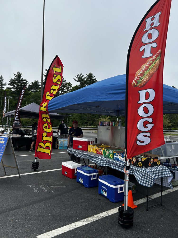 Teddy’s Hot Dawgs Logo